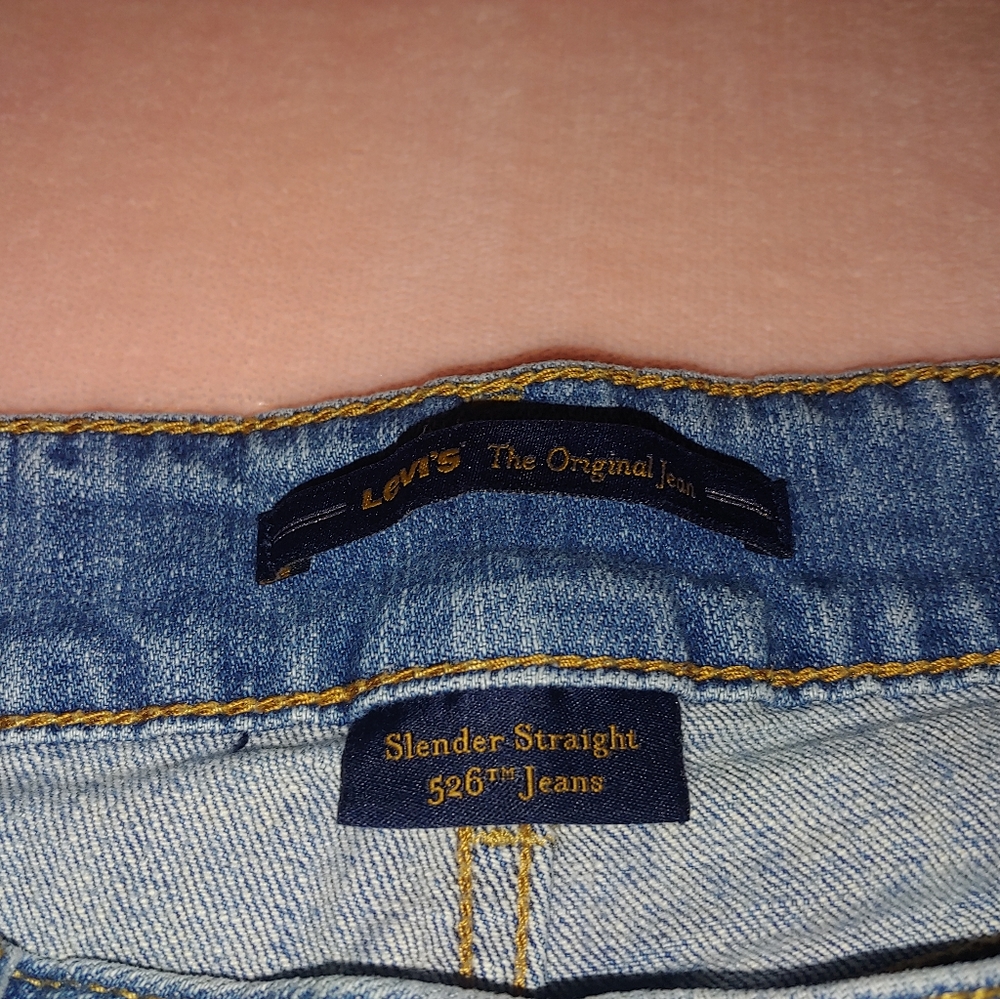 Levi's High Rise Light Washed Jeans - Picture 4 of 4